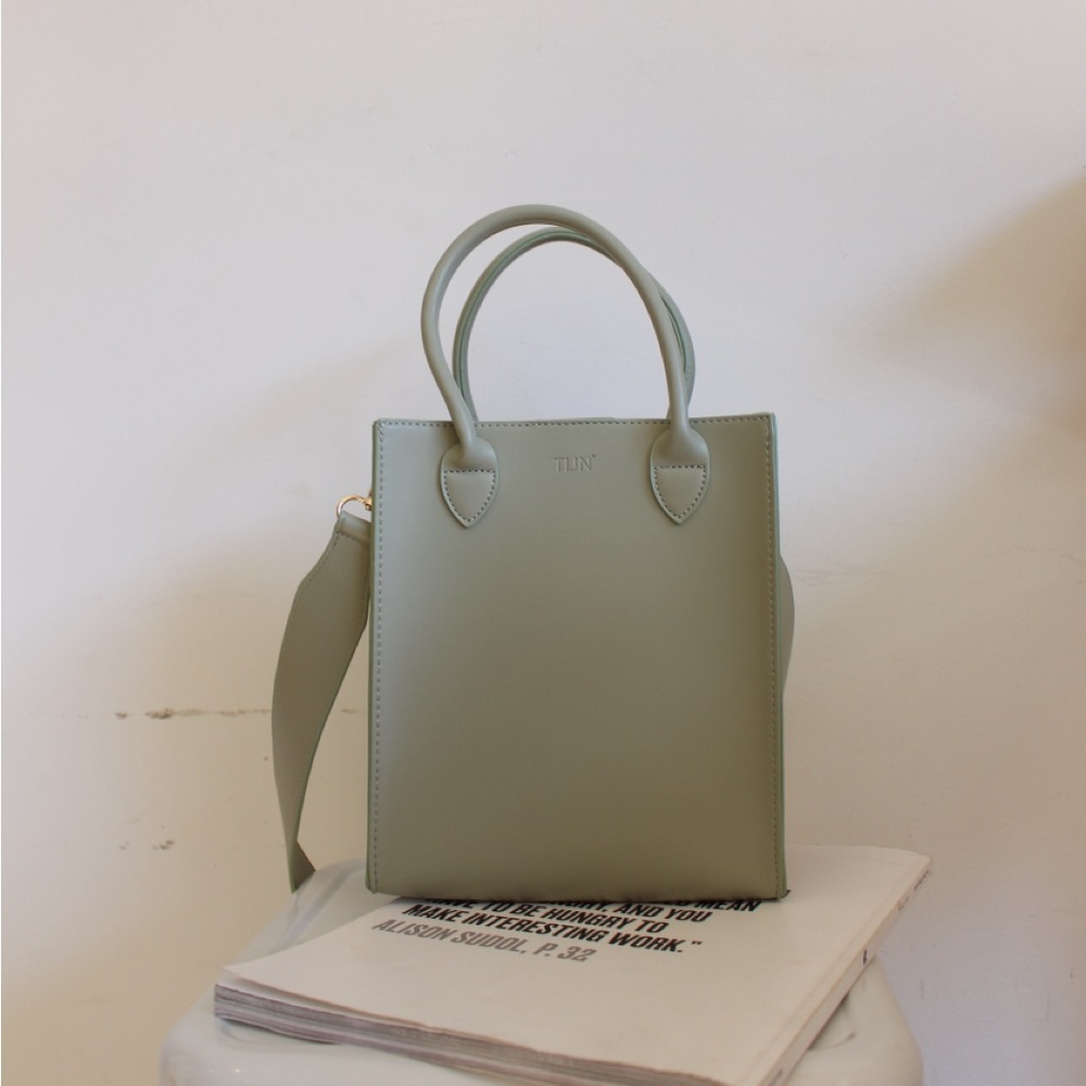 TIJN Kylie Structured Vegan Tote - Picture 4 of 13